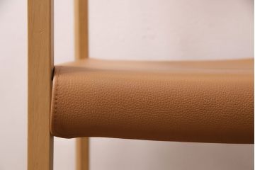 中古　arflex(アルフレックス)　RINN(リン)シリーズ　レザーグレード1　流れるような細身のラインが美しいオーク材製アームチェア(定価約9万円)(椅子、ダイニングチェア)(R-050430)