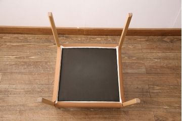 中古　arflex(アルフレックス)　RINN(リン)シリーズ　レザーグレード1　流れるような細身のラインが美しいオーク材製アームチェア(定価約9万円)(椅子、ダイニングチェア)(R-050430)