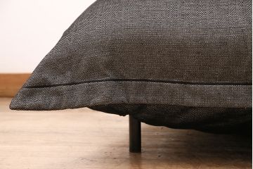 中古　ligne roset(リーン・ロゼ)　ゆったりとした雰囲気づくりにぴったりのCALIN(カラン)ソファ(リーンロゼ、2人掛け)(R-050431)