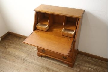中古　横浜クラシック家具　ダニエル(Daniel)　アーリーアメリカン　気品漂うライティングビューロー(ワークデスク、机、在宅ワーク、在宅用チェスト)(R-050432)