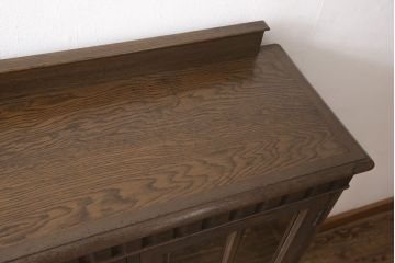 和製ヴィンテージ　神戸洋家具　クラシカルな雰囲気漂うキャビネット(サイドボード、ブックケース、収納棚、ビンテージ)(R-050433)