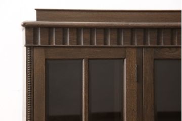 和製ヴィンテージ　神戸洋家具　クラシカルな雰囲気漂うキャビネット(サイドボード、ブックケース、収納棚、ビンテージ)(R-050433)