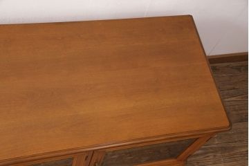中古　横浜クラシック家具　ダニエル(Daniel)　仕切り付きの引き出しが便利!特注品のテレビ台(ローボード、収納棚、キャビネット、リビングボード、テレビボード)(定価約70万円)(R-050434)