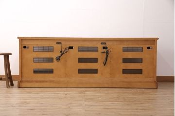 中古　横浜クラシック家具　ダニエル(Daniel)　仕切り付きの引き出しが便利!特注品のテレビ台(ローボード、収納棚、キャビネット、リビングボード、テレビボード)(定価約70万円)(R-050434)