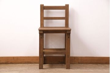 和製アンティーク　素朴な佇まいがどこか懐かしい!レトロな木製チェア(椅子、板座チェア、スクールチェア)(R-050435)