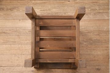 和製アンティーク　素朴な佇まいがどこか懐かしい!レトロな木製チェア(椅子、板座チェア、スクールチェア)(R-050435)