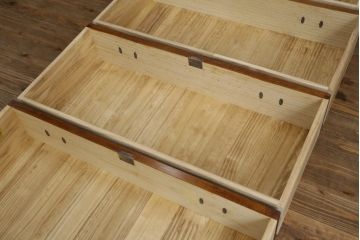 中古　伝統民芸家具　岩谷堂箪笥　欅材の動きのある杢目が味わい深い収納箪笥(サイドボード、チェスト、和たんす、整理箪笥)(R-050442)