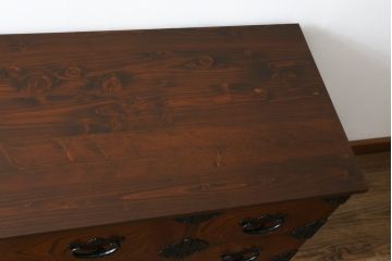 中古　伝統民芸家具　岩谷堂箪笥　欅材の動きのある杢目が味わい深い収納箪笥(サイドボード、チェスト、和たんす、整理箪笥)(R-050442)