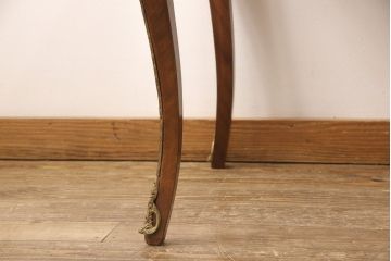 中古　イタリア製　マホガニー材　真鍮の装飾が高級感を醸し出すレザートップデスク(ワークデスク、在宅ワーク、在宅用、テーブル、作業台)(R-050443)