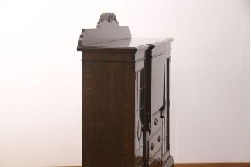 イギリスアンティーク　高級品!　オーク材　凝った作りがお洒落なステンドガラス入りのビューローキャビネット(サイドボード、飾り棚、収納棚)(R-050445)