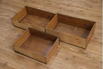 イギリスアンティーク　高級品!　オーク材　凝った作りがお洒落なステンドガラス入りのビューローキャビネット(サイドボード、飾り棚、収納棚)(R-050445)