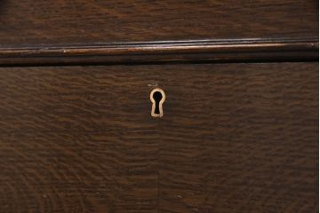 イギリスアンティーク　高級品!　オーク材　凝った作りがお洒落なステンドガラス入りのビューローキャビネット(サイドボード、飾り棚、収納棚)(R-050445)