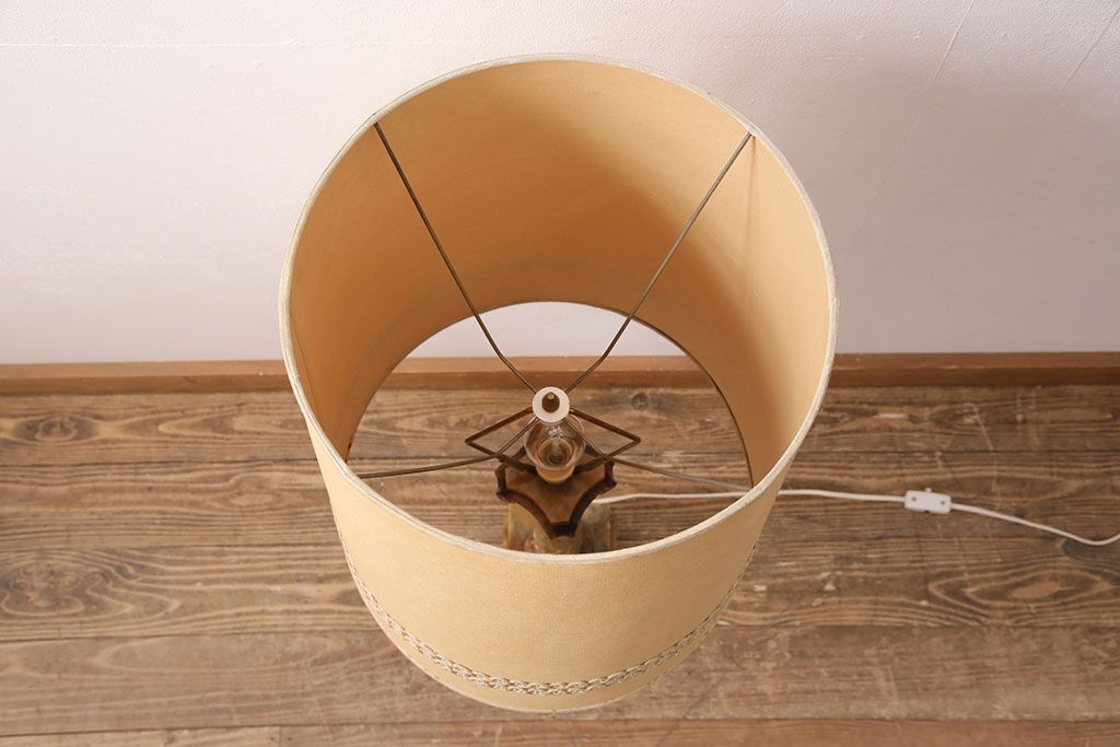 中古　イタリア製　genuine alabaster(ジェニュインアラバスター)　高級品!手彫りの大理石が魅惑的なフロアスタンド照明(テーブルスタンド)(R-050450)