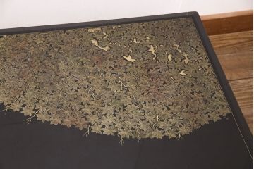 中古　美品　民芸家具　木曽塗り　2パターン楽しめる付属の脚付き!もみじの図が和の風情を漂わせる座卓(ローテーブル)(R-050453)