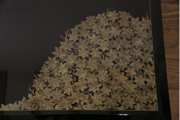 中古　美品　民芸家具　木曽塗り　2パターン楽しめる付属の脚付き!もみじの図が和の風情を漂わせる座卓(ローテーブル)(R-050453)