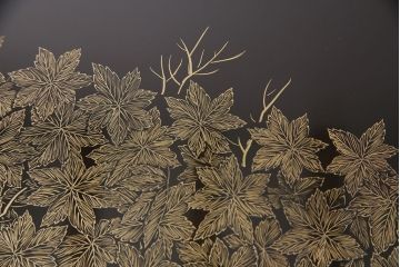 中古　美品　民芸家具　木曽塗り　2パターン楽しめる付属の脚付き!もみじの図が和の風情を漂わせる座卓(ローテーブル)(R-050453)