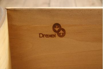 中古　DREXEL HERITAGE(ドレクセルヘリテイジ)　Grand Villa(グランドヴィラ)　クラシカルな佇まいが魅力のチェスト(引き出し、サイドチェスト)(R-050456)