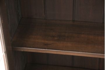 イギリスアンティーク　オーク材　クラシカルな雰囲気漂うステンドガラス入りキャビネット(ブックケース、食器棚、飾り棚)(R-050457)