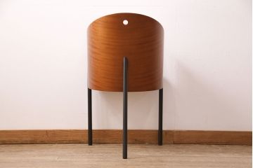 中古　イタリア製　フィリップ・スタルク　yamagiwa(ヤマギワ)取り扱い品　洗練されたデザインがお洒落なコステスチェア(イス・椅子)(R-050459)