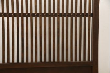 中古　松本民芸家具　洗練された上品な佇まいが魅力のC型衝立(つい立て、パーテーション、ビンテージ)(定価約14万円)(R-050461)