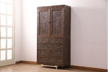 中古　伝統工芸　軽井沢彫り　竹の彫刻が見事な衣装盆付きの重ね箪笥(和タンス、着物箪笥、衣装箪笥)(R-050464)
