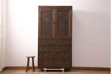 中古　伝統工芸　軽井沢彫り　竹の彫刻が見事な衣装盆付きの重ね箪笥(和タンス、着物箪笥、衣装箪笥)(R-050464)