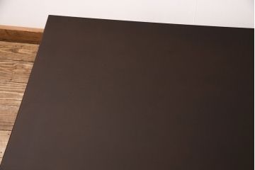 中古　美品　Cassinaixc.(カッシーナイクスシー)　ZELDA(ゼルダ)　無駄のないスタイリッシュさが気品を漂わせるローテーブル(センターテーブル、カフェテーブル)(定価約19万円)(R-050465)