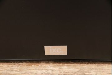 中古　美品　Cassinaixc.(カッシーナイクスシー)　大人カッコイイスタイリッシュさが際立つAIR FRAME3005DEN(エアフレーム3005デンデスク)とKOKI(コキ)アームチェアセット(定価　デスク約20万円・チェア約7万円)(R-050466)