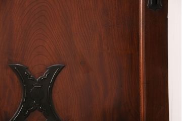 和製アンティーク　総ケヤキの一枚板　漆塗り　極厚・極太　最上手品!!160kgもある最上級の品質を誇る蔵戸(玄関戸、引き戸)(R-050467)
