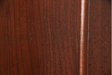 和製アンティーク　総ケヤキの一枚板　漆塗り　極厚・極太　最上手品!!160kgもある最上級の品質を誇る蔵戸(玄関戸、引き戸)(R-050467)