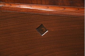 和製アンティーク　総ケヤキの一枚板　漆塗り　極厚・極太　最上手品!!160kgもある最上級の品質を誇る蔵戸(玄関戸、引き戸)(R-050467)