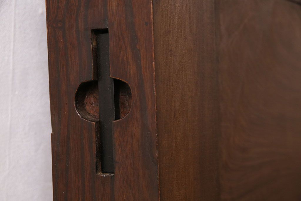 和製アンティーク　総ケヤキの一枚板　漆塗り　極厚・極太　最上手品!!160kgもある最上級の品質を誇る蔵戸(玄関戸、引き戸)(R-050467)