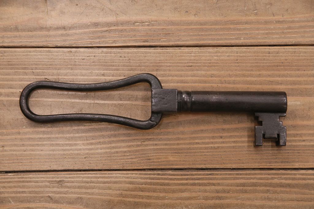 和製アンティーク　総ケヤキの一枚板　漆塗り　極厚・極太　最上手品!!160kgもある最上級の品質を誇る蔵戸(玄関戸、引き戸)(R-050467)