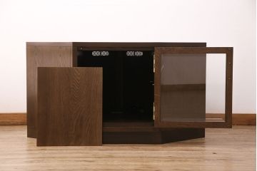 中古　美品　カリモク　domani(ドマーニ)　Morganton(モーガントン)　洗練された佇まいが魅力のコーナーテレビ台(サイドボード、リビングボード、収納棚、テレビボード)(定価約25万円)(R-050471)
