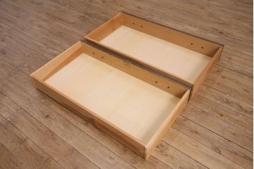 中古　美品　神戸家具　永田良介商店　レリーフのがアクセントの上置き棚付きのワードローブ(洋服タンス)(R-050472)