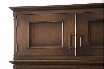 中古　美品　神戸家具　永田良介商店　レリーフのがアクセントの上置き棚付きのワードローブ(洋服タンス)(R-050472)