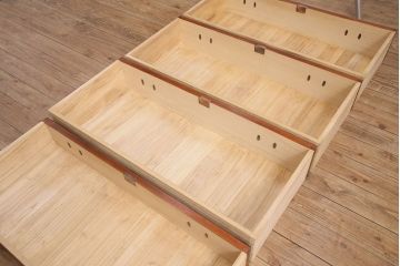 中古　岩谷堂箪笥　黒々とした金具が堂々とした存在感を放つ重ね箪笥(引き出し、衣装箪笥、収納タンス、上下バラ売り可能)(R-050473)
