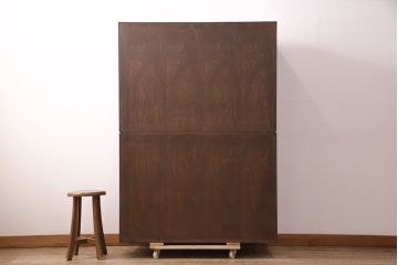 中古　岩谷堂箪笥　黒々とした金具が堂々とした存在感を放つ重ね箪笥(引き出し、衣装箪笥、収納タンス、上下バラ売り可能)(R-050473)