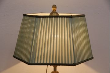 ヴィンテージ照明　高級輸入品　繊細なガラス細工が目を引く!ガーリーな空間づくりにおすすめのテーブルスタンド(テーブルライト、卓上照明、デスクスタンド、ビンテージ)(R-050480)