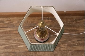 ヴィンテージ照明　高級輸入品　繊細なガラス細工が目を引く!ガーリーな空間づくりにおすすめのテーブルスタンド(テーブルライト、卓上照明、デスクスタンド、ビンテージ)(R-050480)