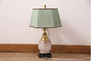 ヴィンテージ照明　高級輸入品　繊細なガラス細工が目を引く!ガーリーな空間づくりにおすすめのテーブルスタンド(テーブルライト、卓上照明、デスクスタンド、ビンテージ)(R-050480)