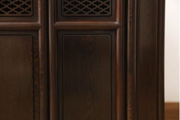 和製ヴィンテージ　鉄刀木(タガヤサン)の艶のある木肌が上品な雰囲気を演出するコーナー飾り棚(キャビネット、収納棚、ビンテージ)(R-050488)