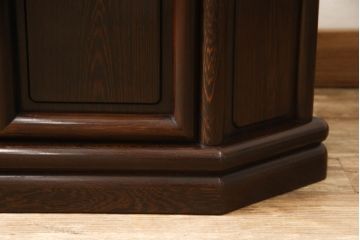 和製ヴィンテージ　鉄刀木(タガヤサン)の艶のある木肌が上品な雰囲気を演出するコーナー飾り棚(キャビネット、収納棚、ビンテージ)(R-050488)
