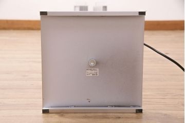 中古　IDC大塚家具　「メティ」　シャープなデザインが格好良いフロアスタンド(定価約11万円)(スタンド照明、スタンドライト)(R-050491)