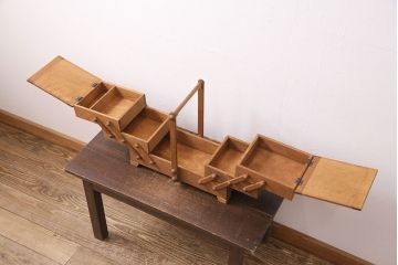 アンティーク雑貨　松本民芸家具　絶版品!希少!ほっこりとする木の味わいが魅力の脚付きソーイングボックス(針箱、裁縫箱)(R-050492)