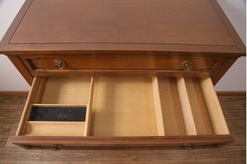 中古　DREXEL HERITAGE(ドレクセルヘリテイジ)　Triune(トライユン)　気品溢れるエレガントなマホガニー材製チェスト(引き出し)(R-050495)