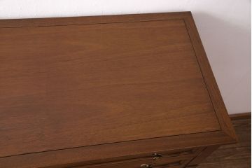 中古　DREXEL HERITAGE(ドレクセルヘリテイジ)　Triune(トライユン)　気品溢れるエレガントなマホガニー材製チェスト(引き出し)(R-050495)