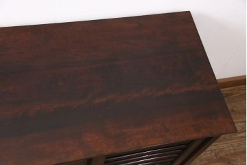 中古　松本民芸家具　直線的なデザインがモダンなA型サイドボード(ローボード、収納棚、戸棚)(定価約35万円)(R-050496)