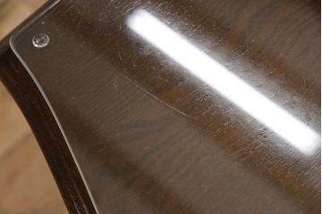 中古　飛騨産業　キツツキマーク　穂高シリーズ　気品あるクラシカルなデザインが魅力的なセンターテーブル(ローテーブル、リビングテーブル)(R-050497)