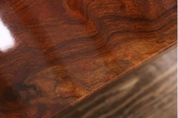 中古　カリン材一枚板!モダンな空間づくりにおすすめの小振りな座卓(センターテーブル、ローテーブル、花梨材)(R-050503)